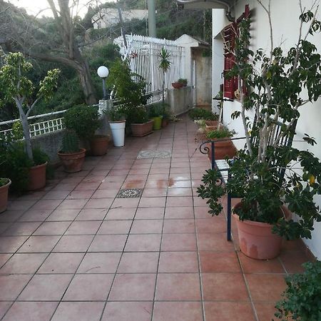 Отель La Casa Delle Delizie Мессина Экстерьер фото