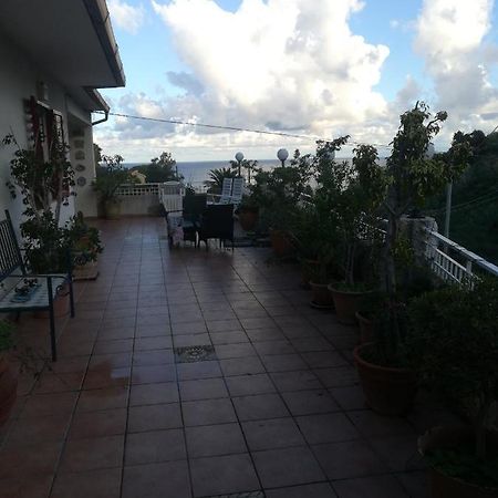 Отель La Casa Delle Delizie Мессина Экстерьер фото
