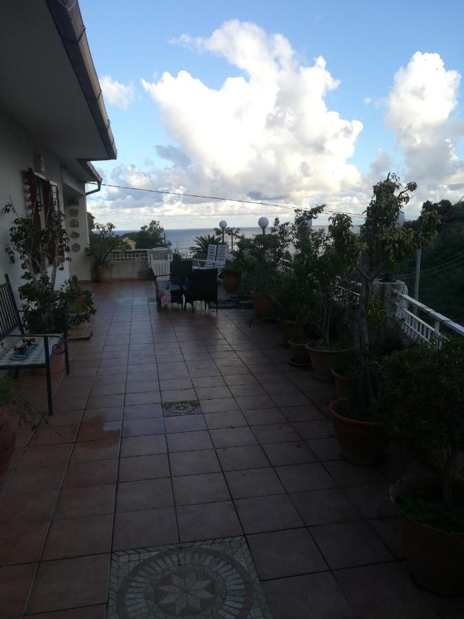 Отель La Casa Delle Delizie Мессина Экстерьер фото